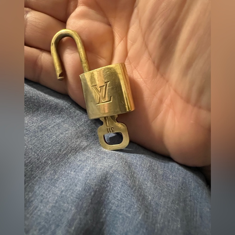 Lv Lock - image 5